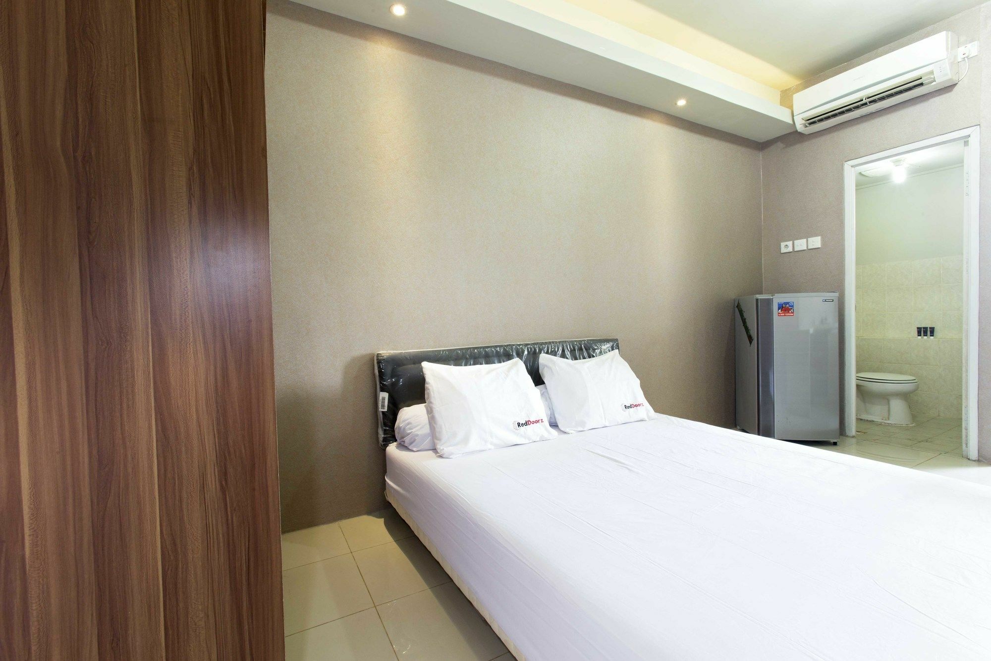 Reddoorz Apartment @ Pegangsaan Kelapa Gading 3 Jakarta Exterior foto